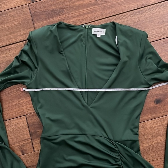 SUPERDOWN Martyna Deep V Dress in Emerald Size Small - Picture 12 of 13